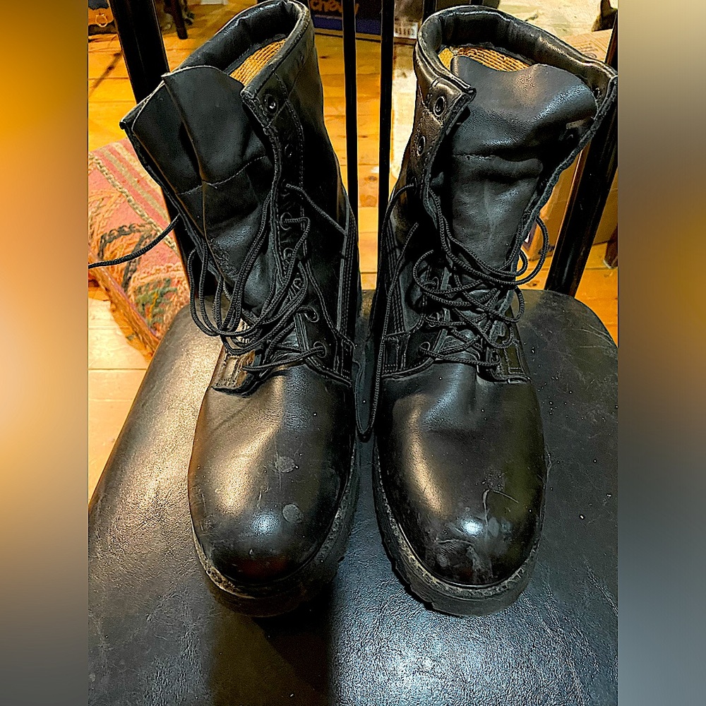 Combat leather boots sz 11.5R brand new waterproof, Vibram sole and Gortex lined